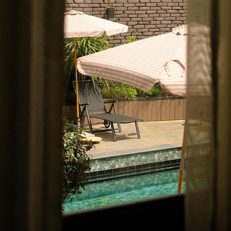 Communal Hotel Kutaiszi Kültér fotó