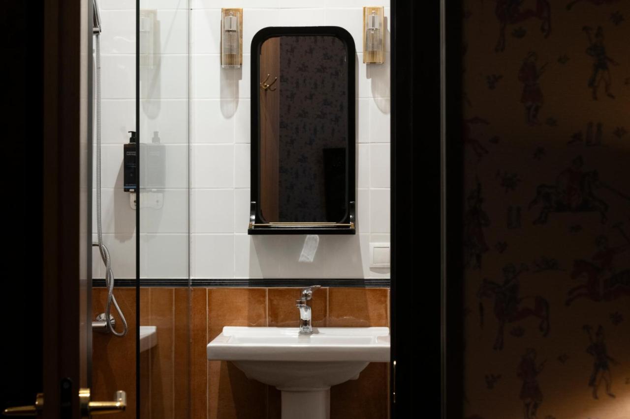 Communal Hotel Kutaiszi Kültér fotó