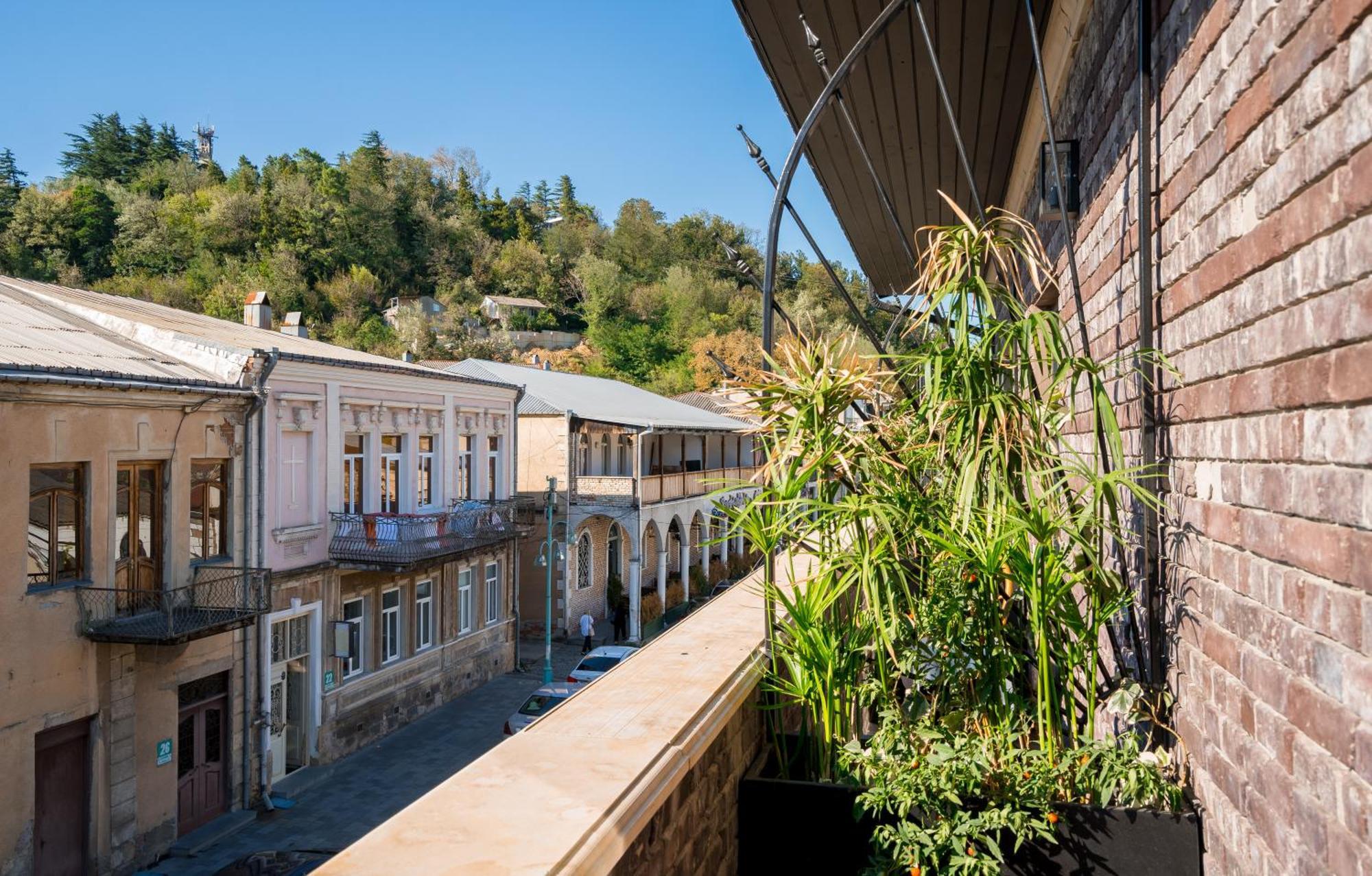 Communal Hotel Kutaiszi Kültér fotó