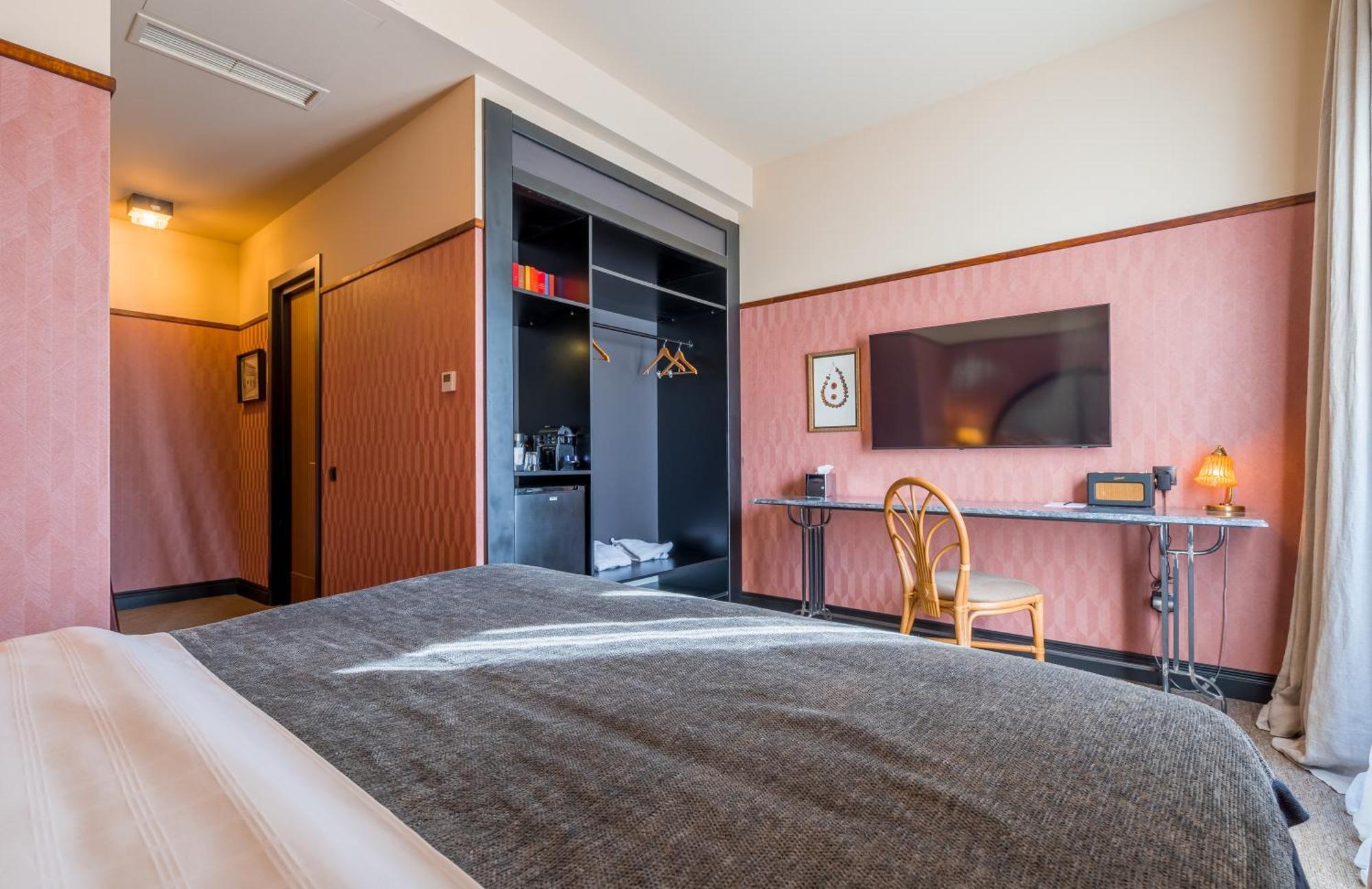 Communal Hotel Kutaiszi Kültér fotó