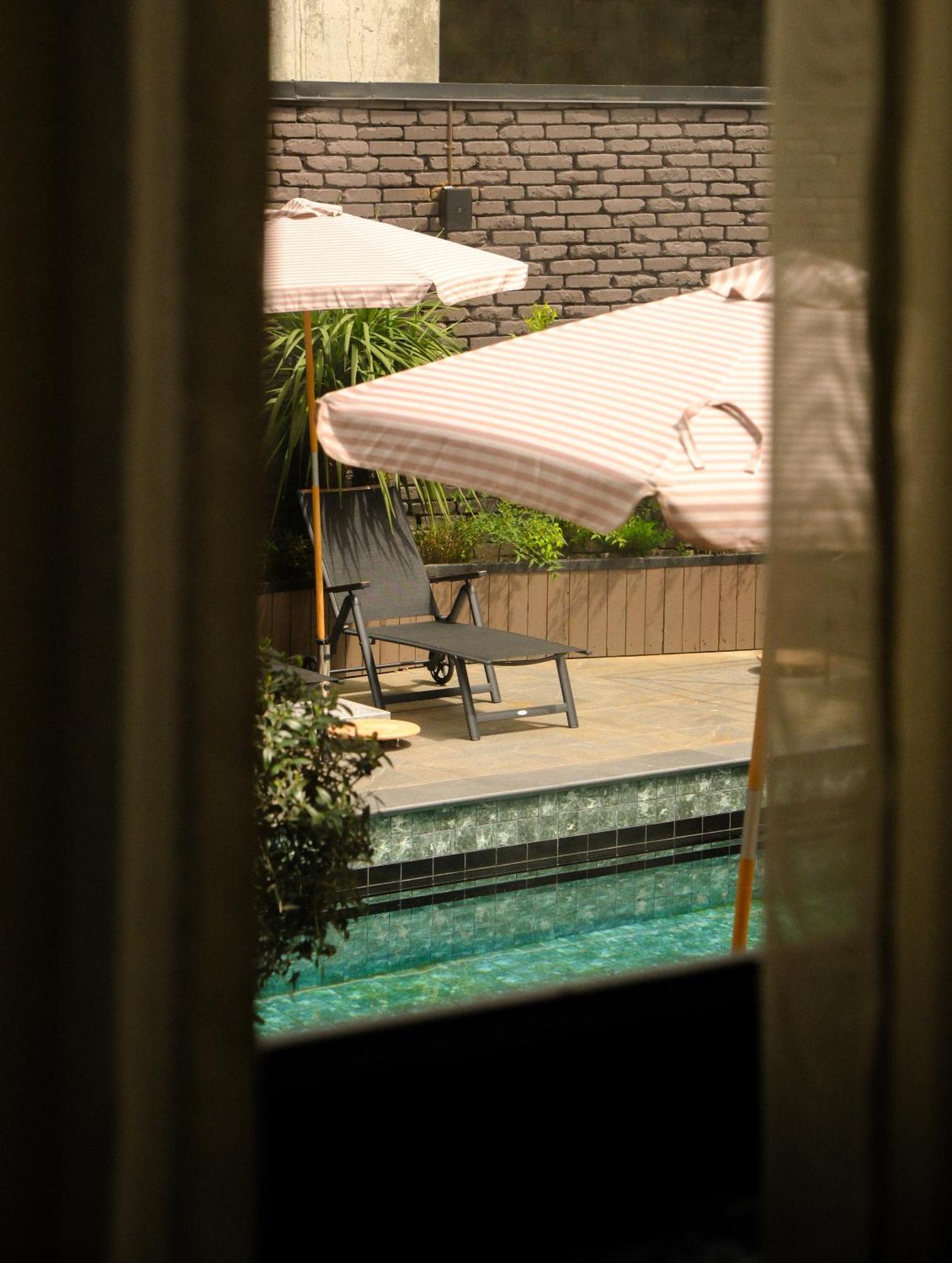 Communal Hotel Kutaiszi Kültér fotó