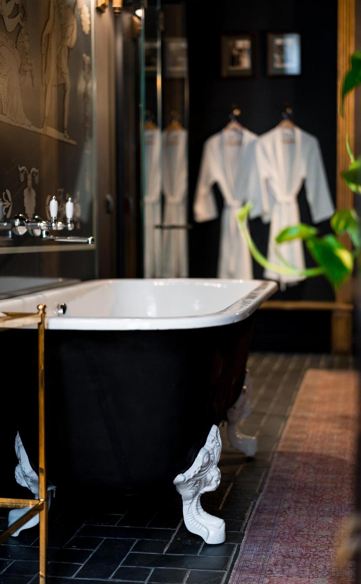 Communal Hotel Kutaiszi Kültér fotó