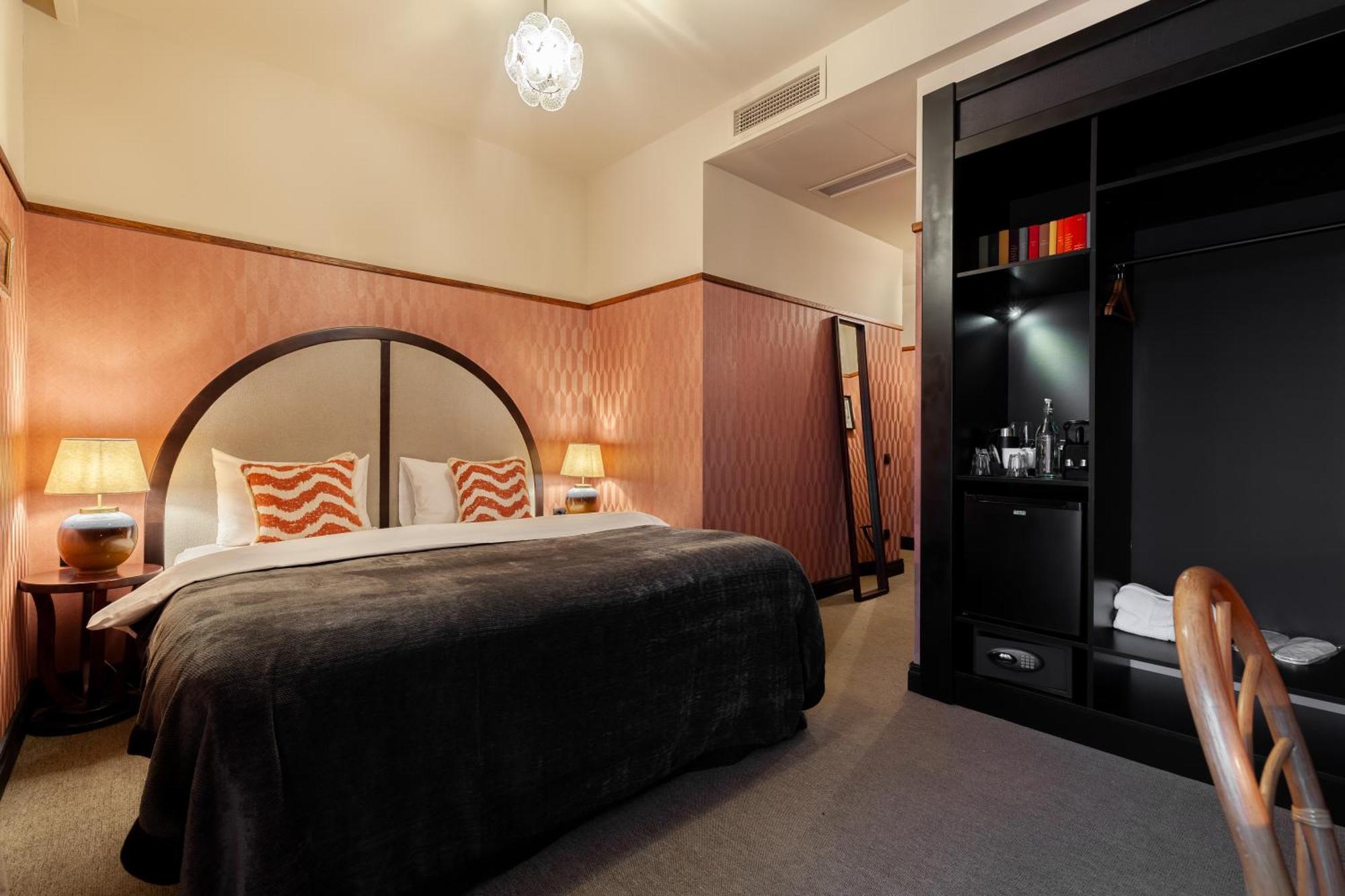 Communal Hotel Kutaiszi Kültér fotó