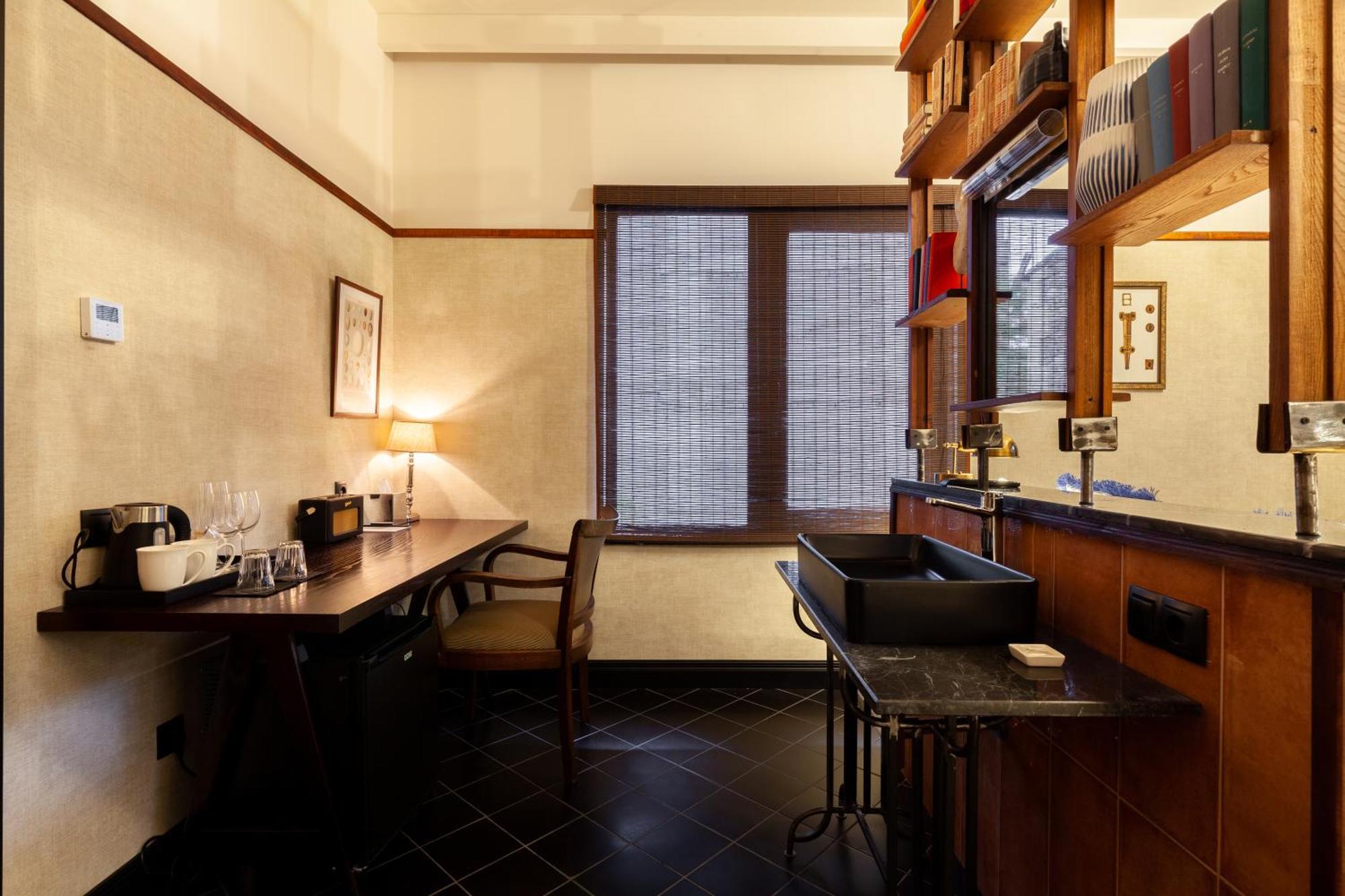 Communal Hotel Kutaiszi Szoba fotó