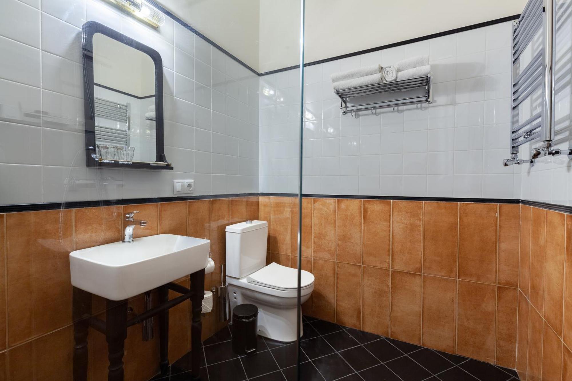 Communal Hotel Kutaiszi Kültér fotó