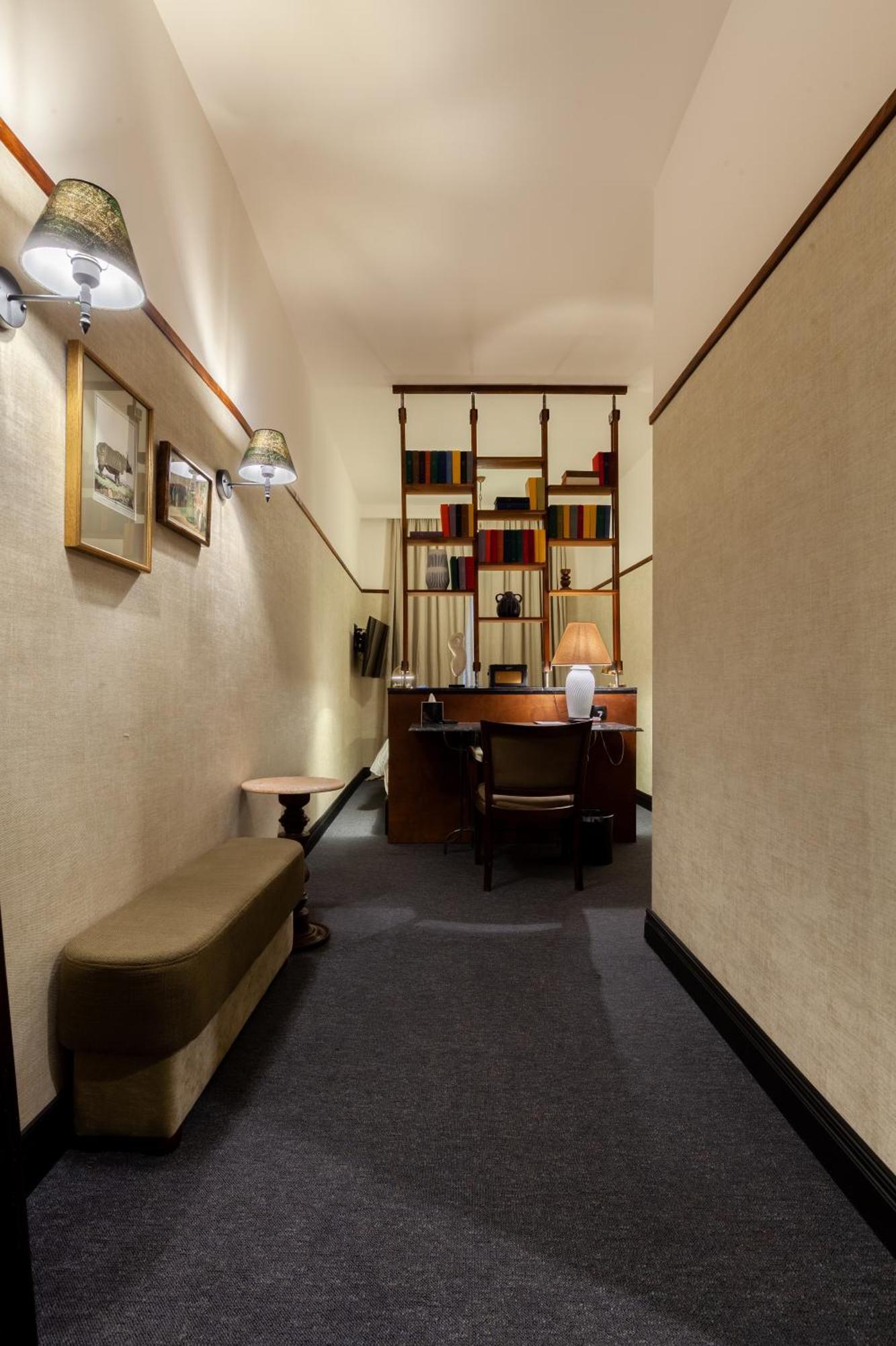Communal Hotel Kutaiszi Kültér fotó