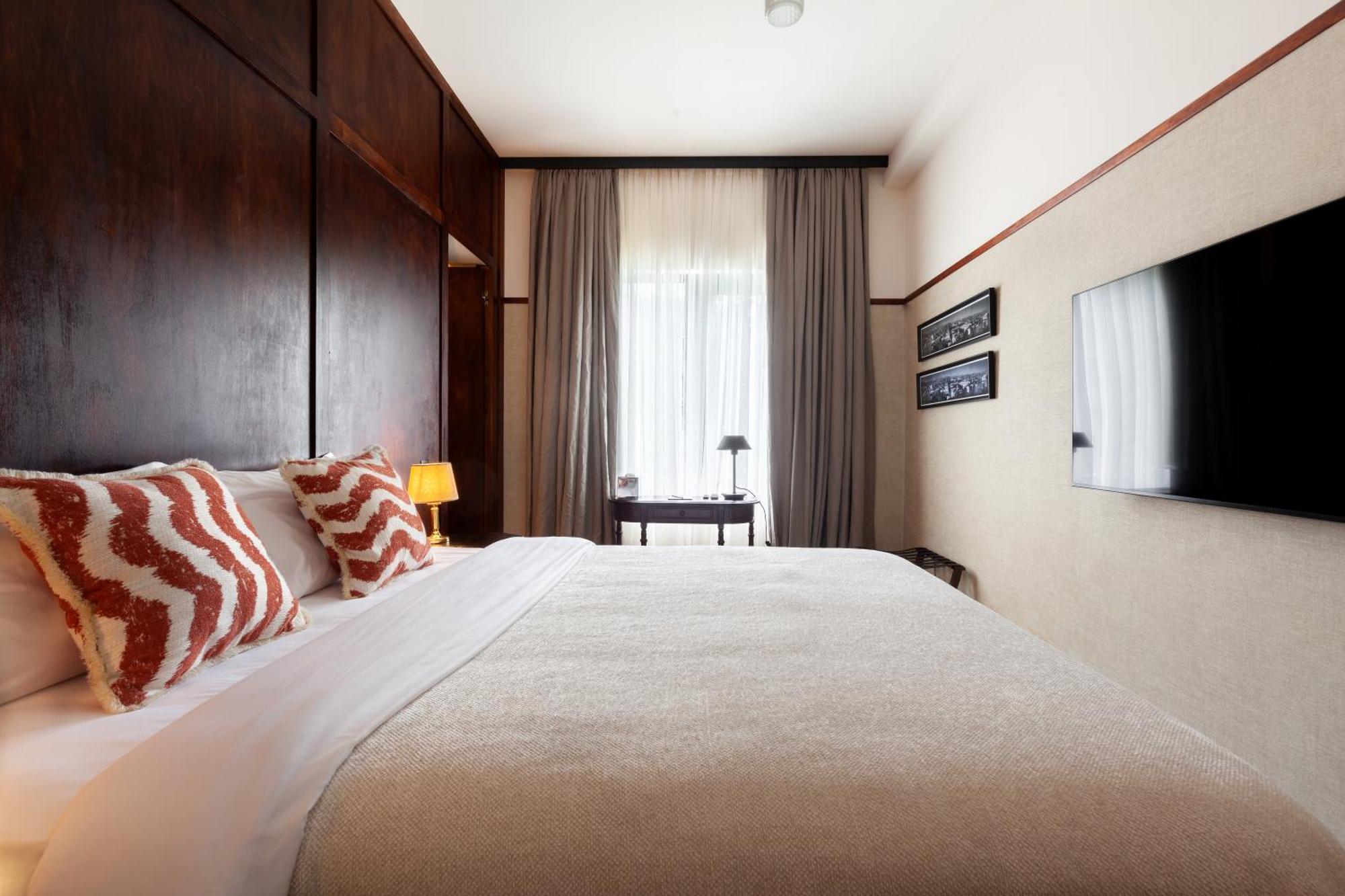 Communal Hotel Kutaiszi Kültér fotó